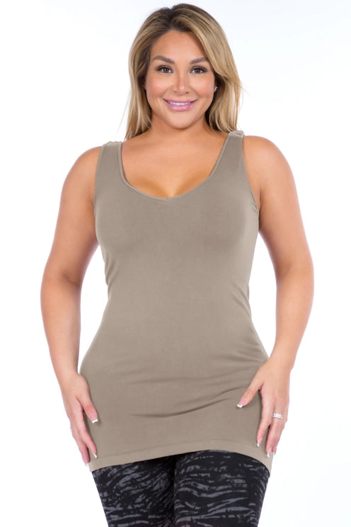 Reversible Seamless Tank in Sandstone
