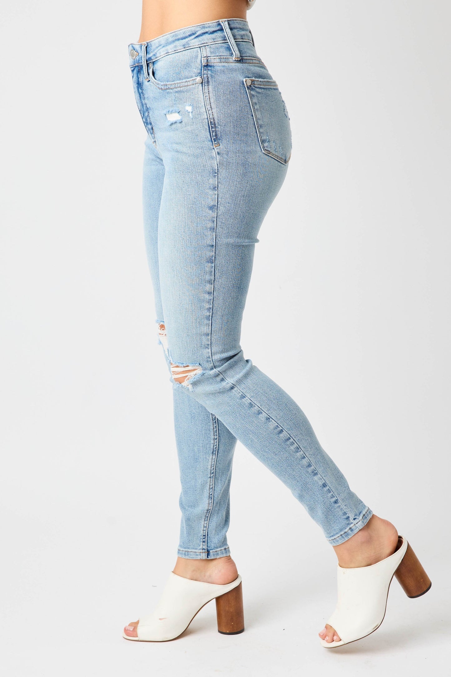 Judy Blue Tummy Control Skinny Light Wash