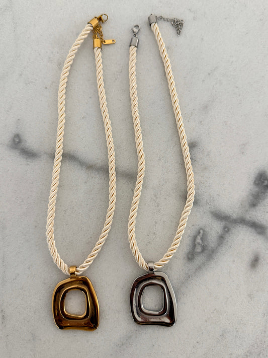 OLIVIA NECKLACE