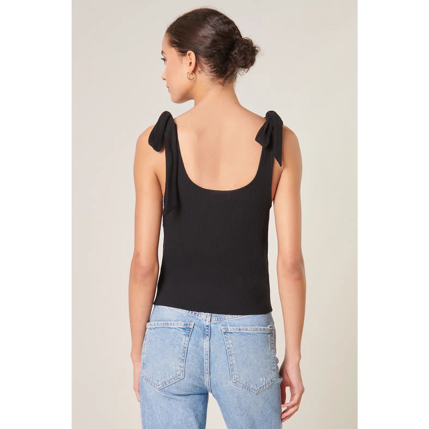 Black Scoop Neck Tank