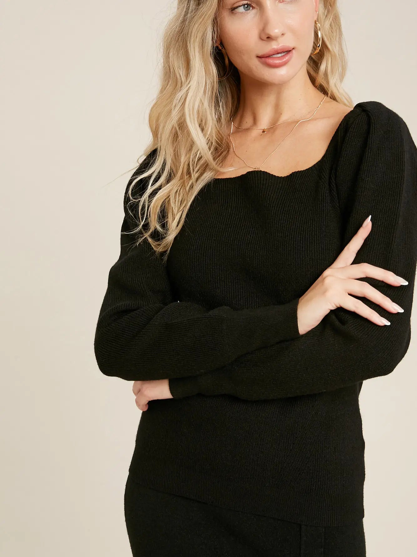 Black puff outlet sleeve sweater