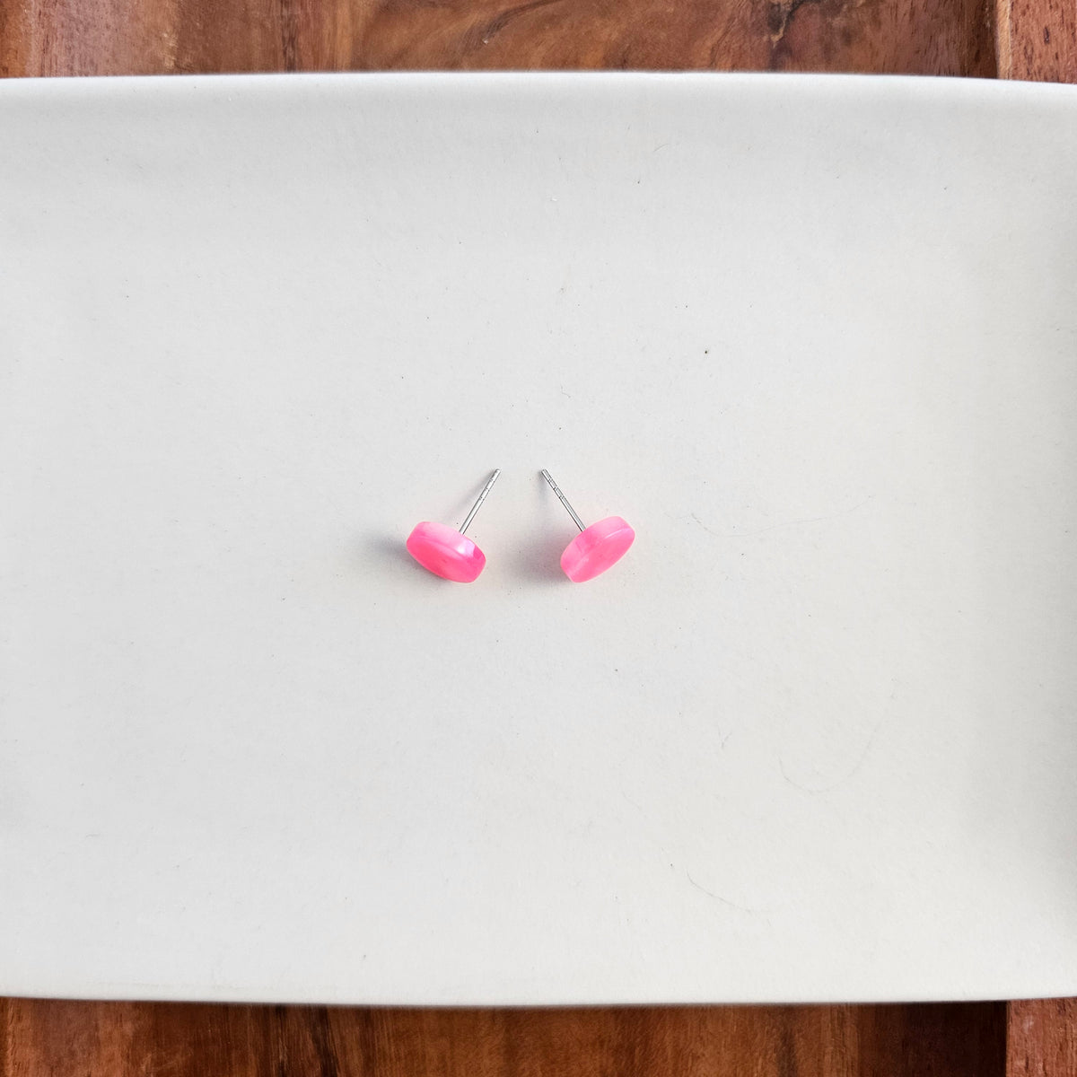 Kate Studs - Hot Pink