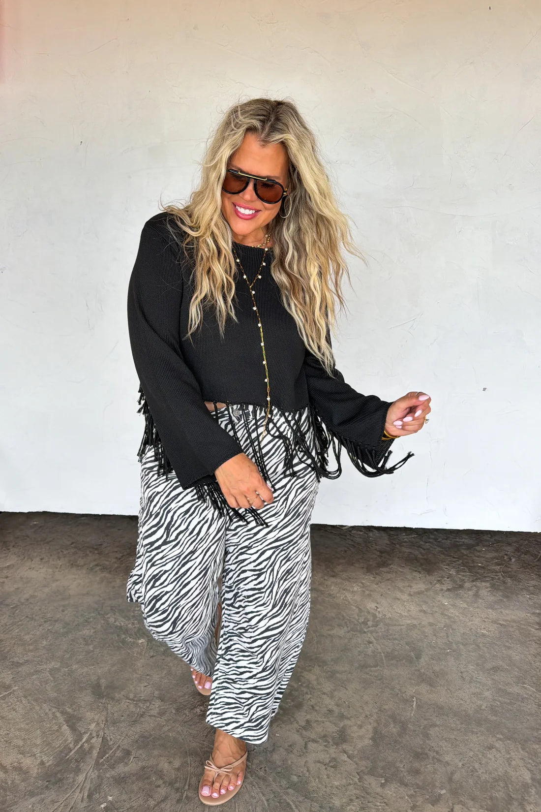 BLACK FRINGE BENEFITS TOP