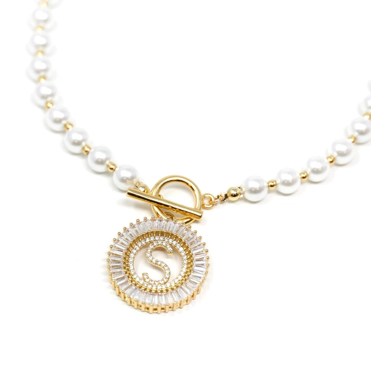 Pearl Chain Radiant Initial Necklace in Gold