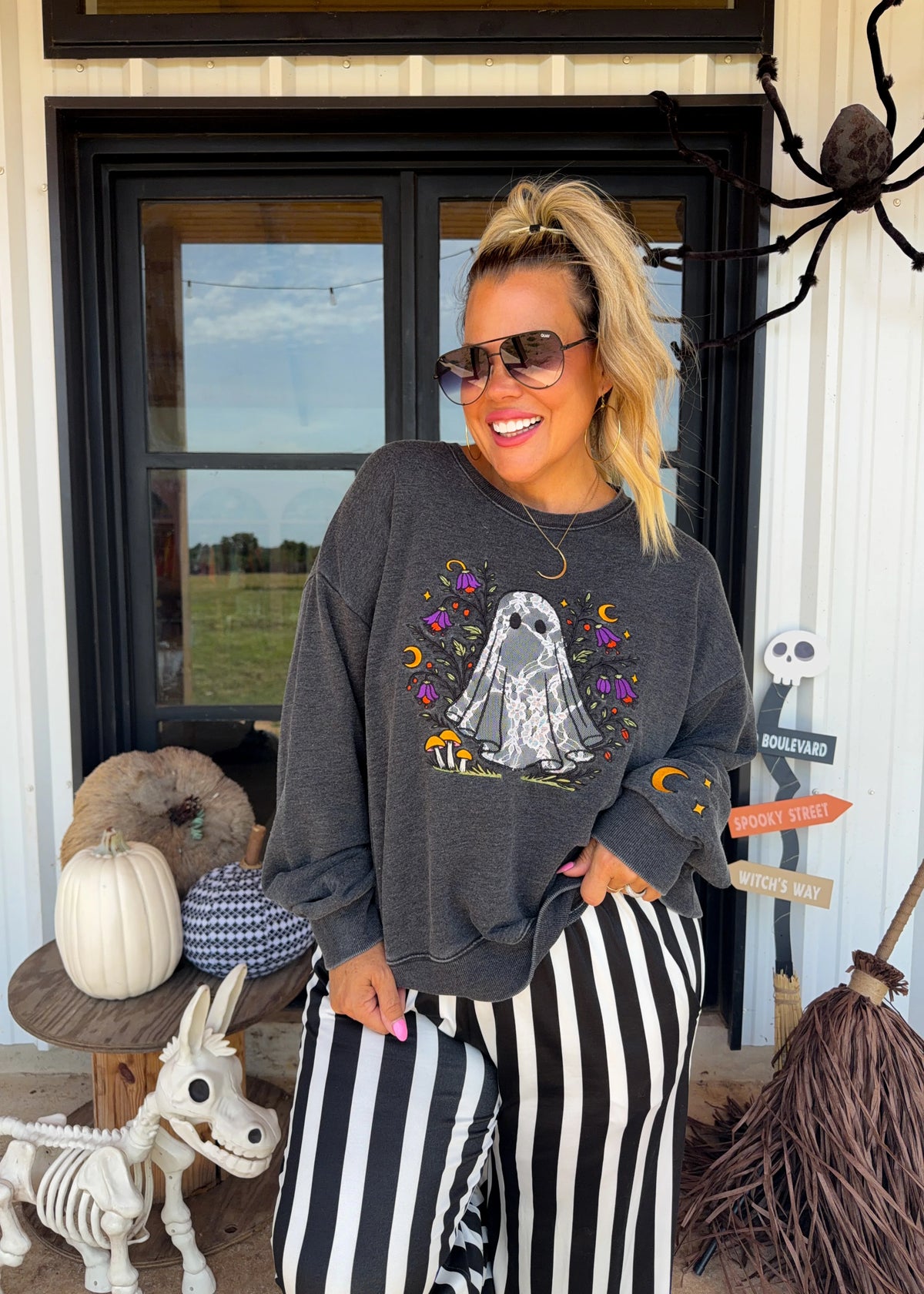 Ghost in Bloom Pullover