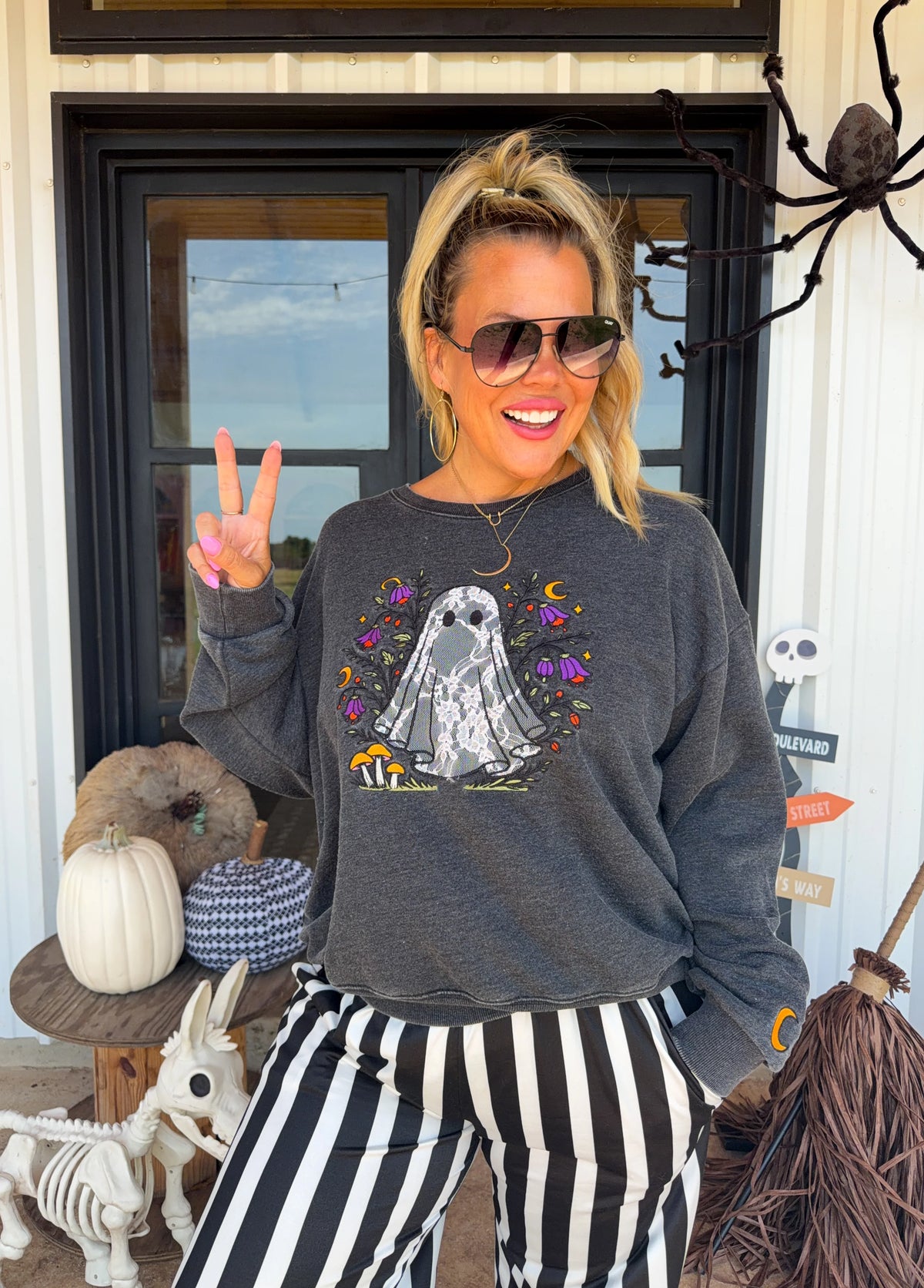 Ghost in Bloom Pullover
