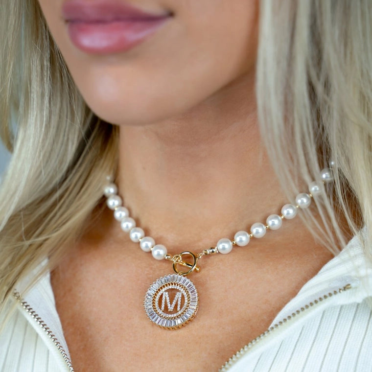 Pearl Chain Radiant Initial Necklace in Gold