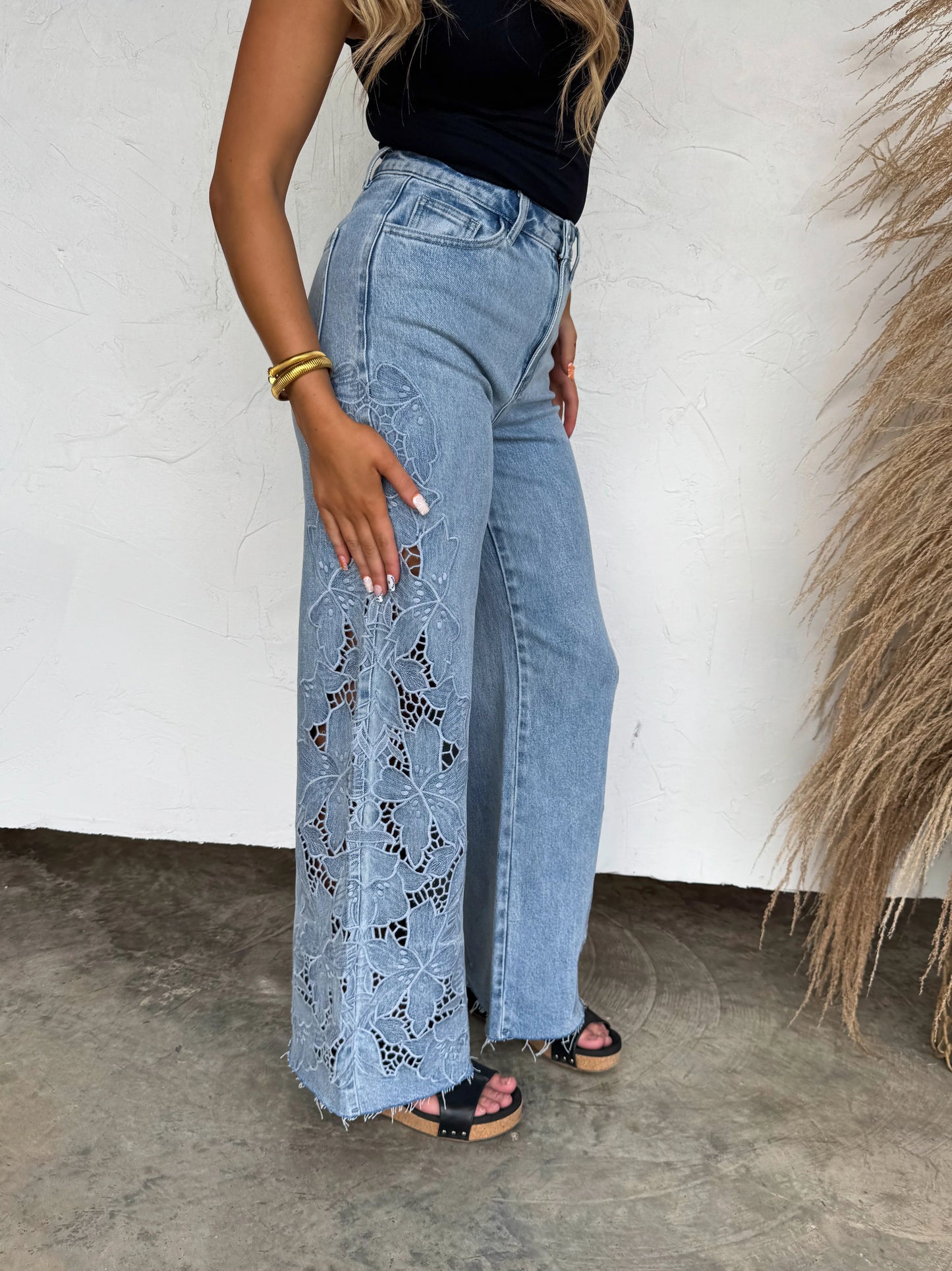2ND CUT!! ETA APRIL 2026 // FLORAL CHARM WIDE LEG JEAN