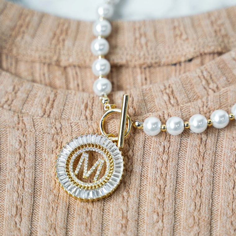 Pearl Chain Radiant Initial Necklace in Gold