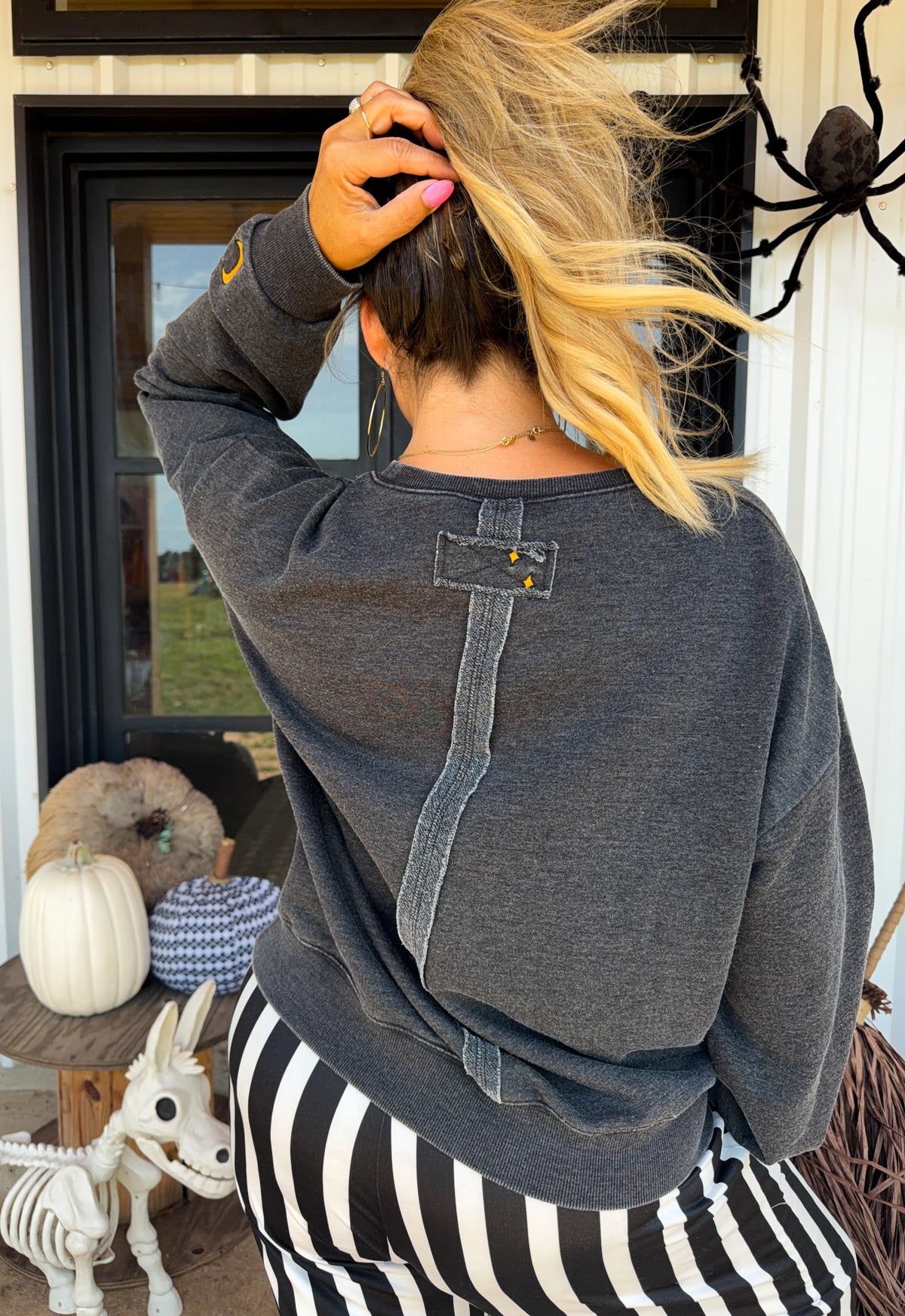 Ghost in Bloom Pullover