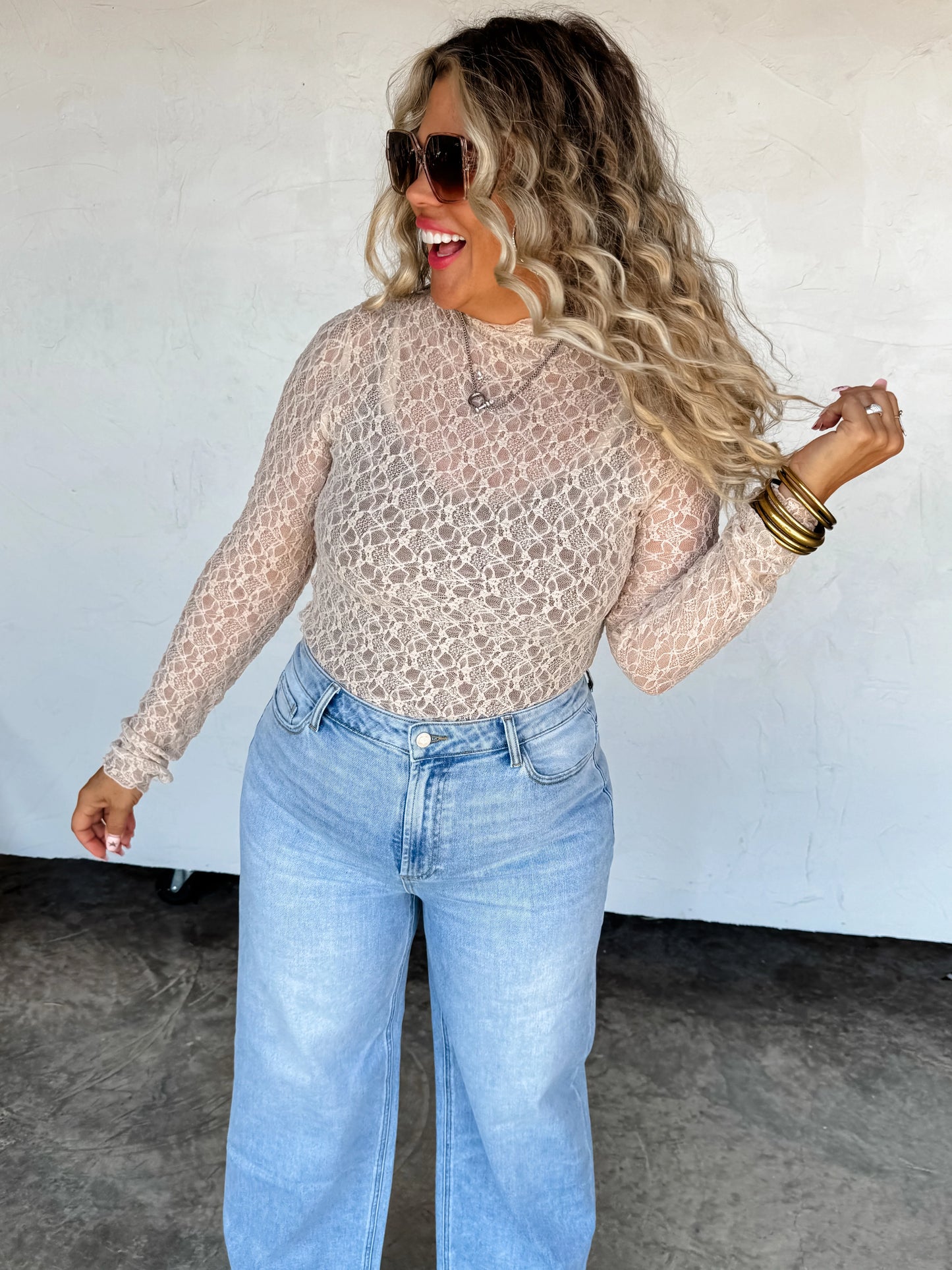 Beige Jolie Lace Thumbhole Top [[PRE-ORDER]]