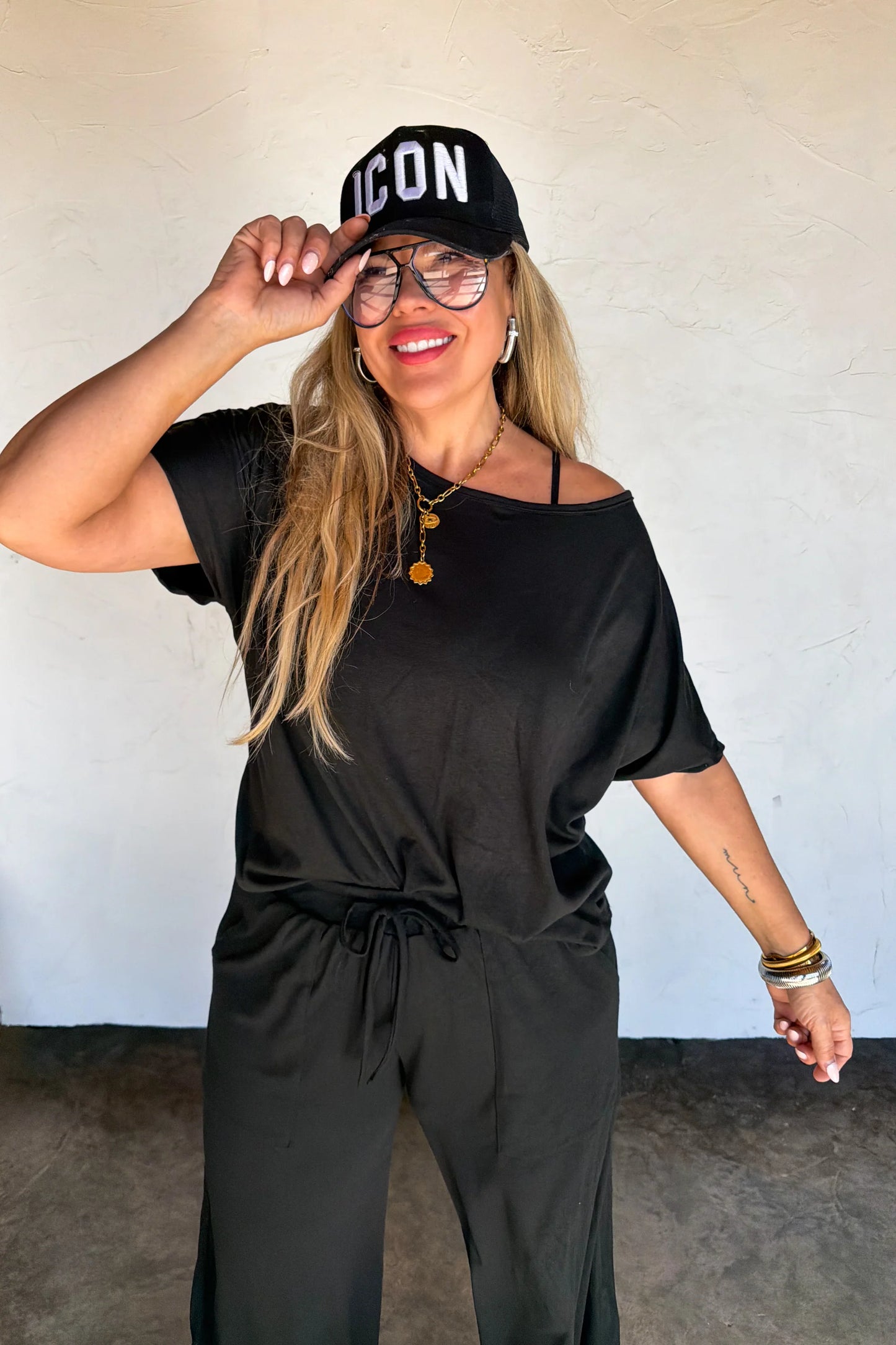 Simple Comfort Set in Black [[PRE-ORDER]]