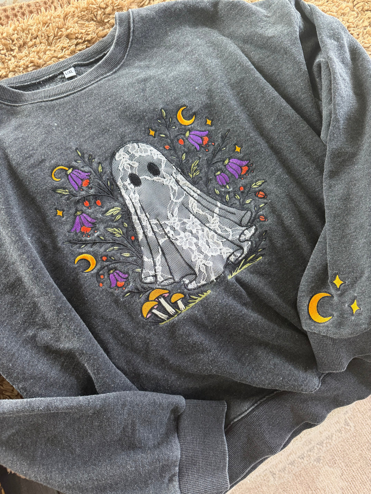 Ghost in Bloom Pullover