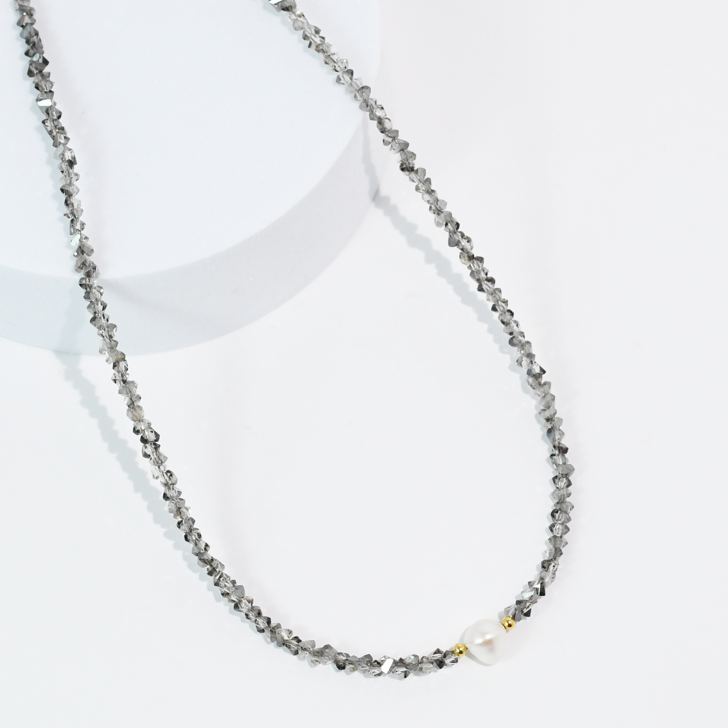 Single Glam Pearl Necklace