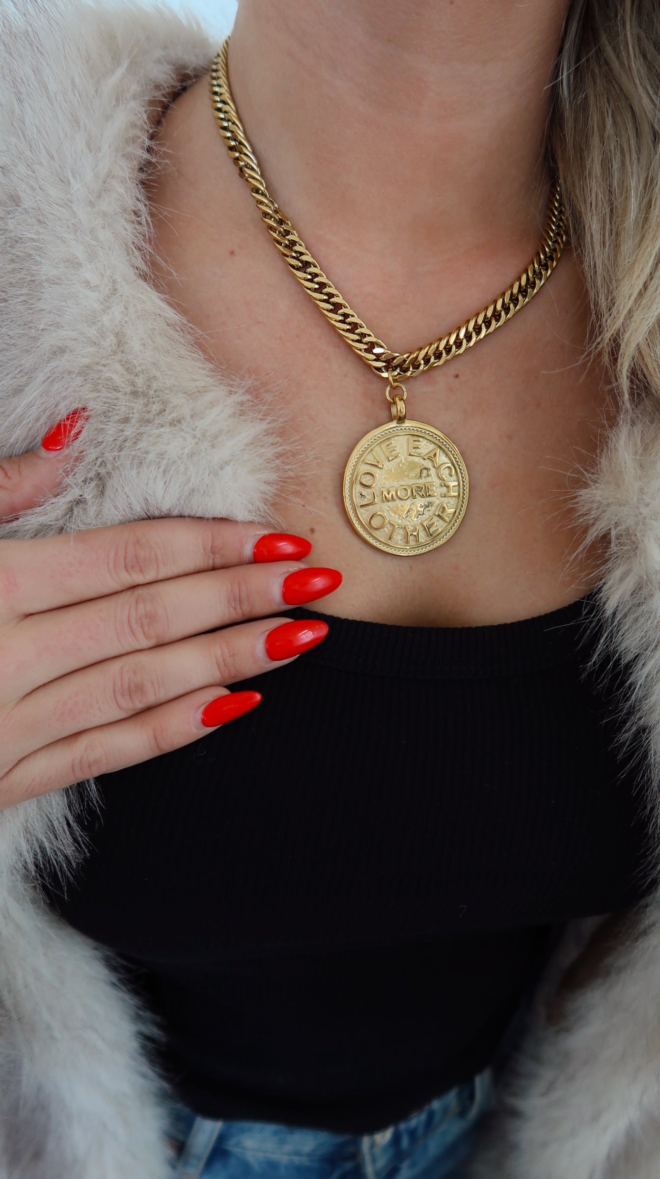 MEREDITH NECKLACE