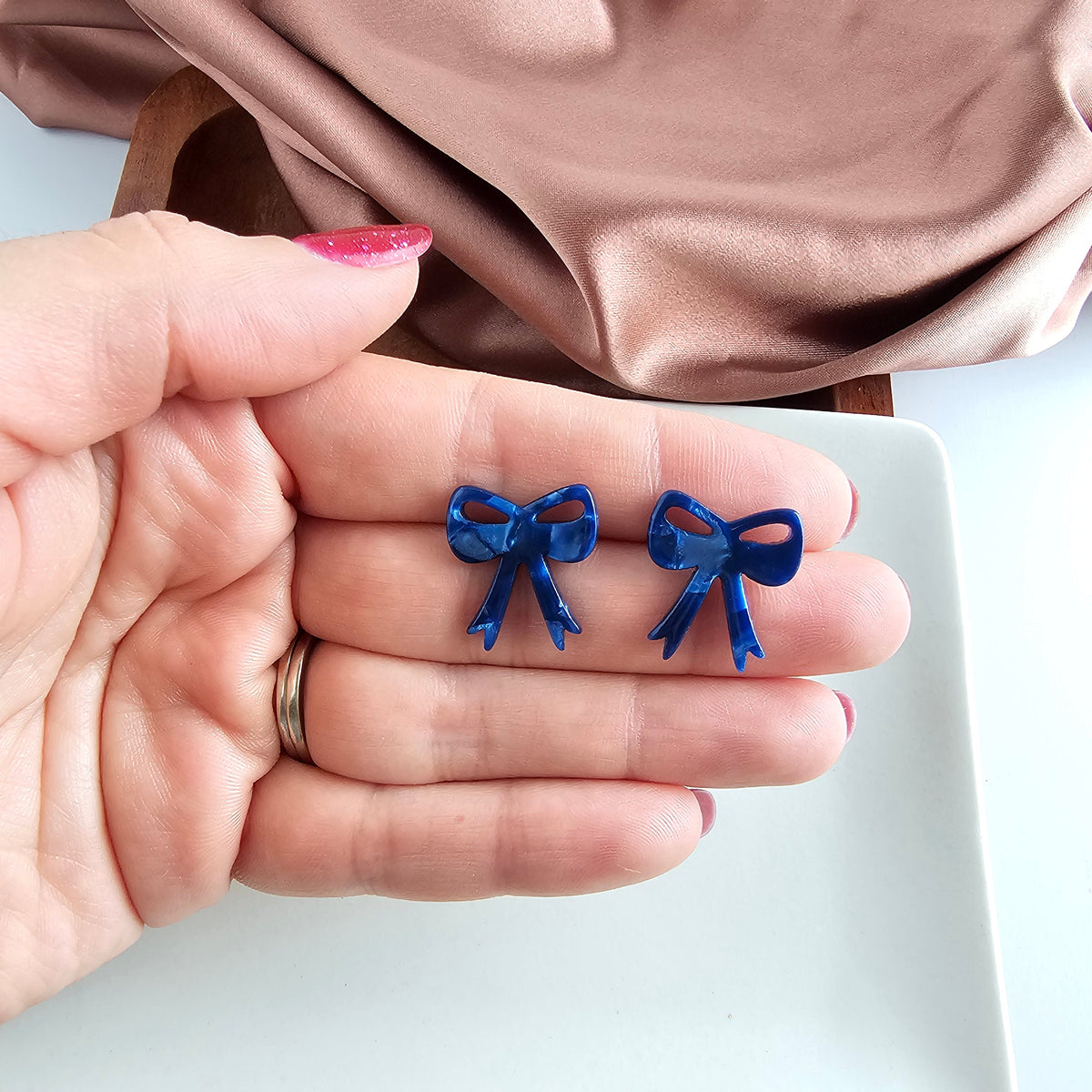 Bow Studs - Navy