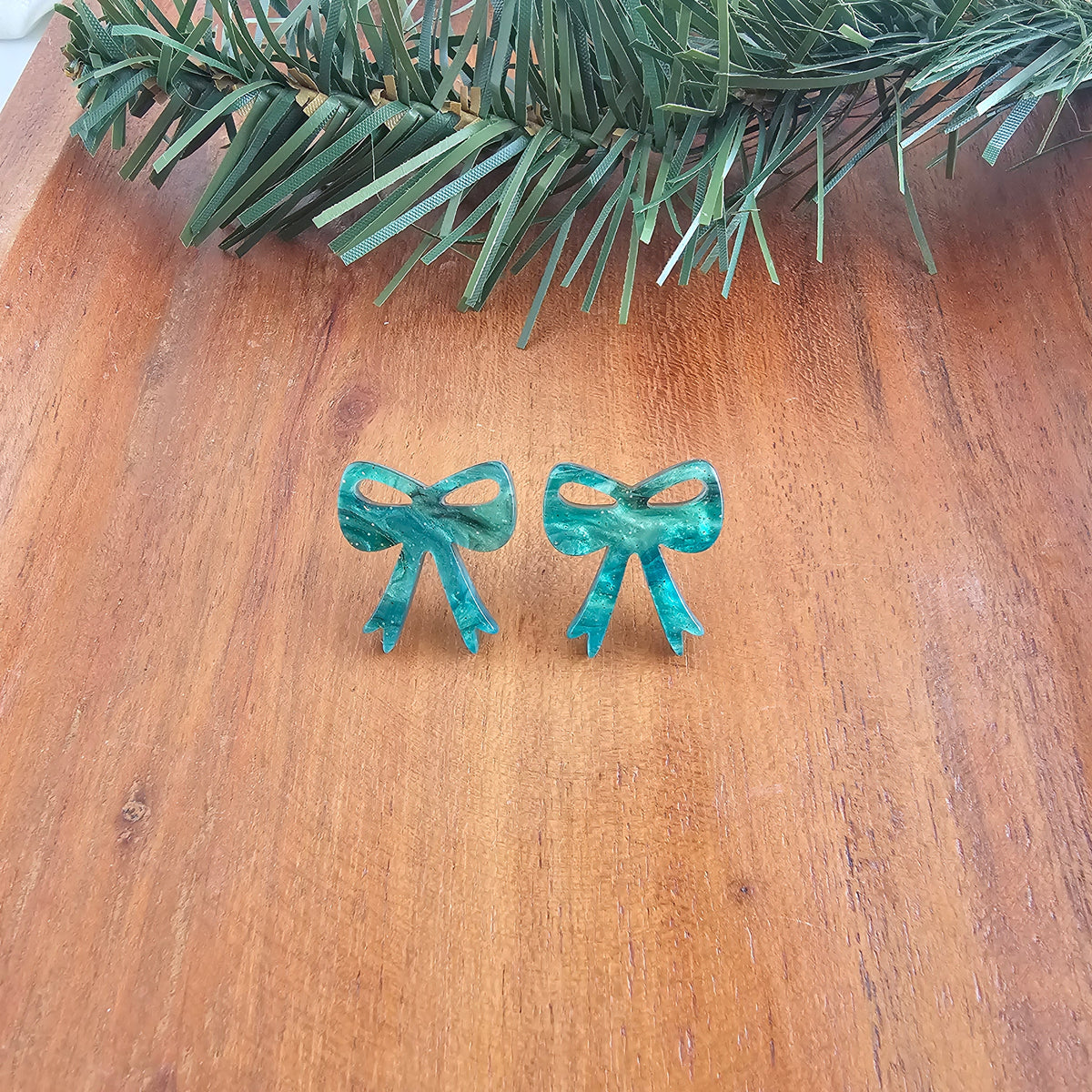 Bow Studs - Green Shimmer