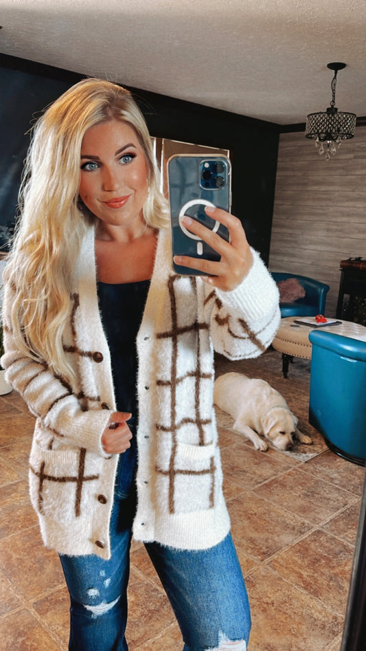Grid Pattern Fuzzy Cardigan